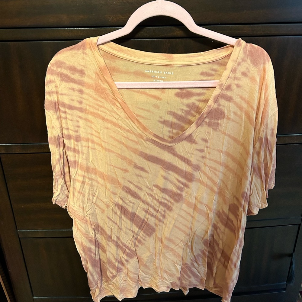 American Eagle soft and sexy v neck shirt